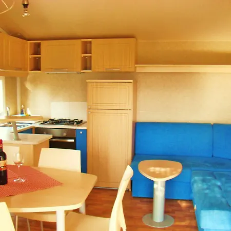 Mobilehouse & Lijak Campsite Sempas