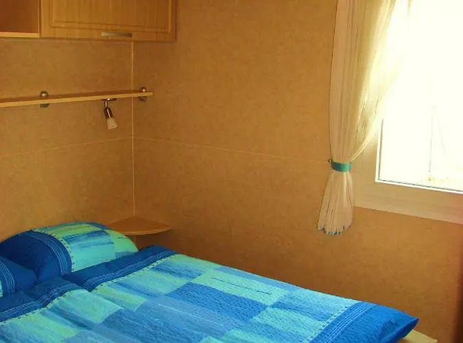 营地 Mobilehouse & Lijak Sempas