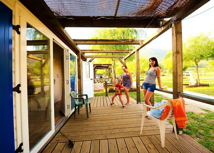 Mobilehouse & Lijak 营地 2*