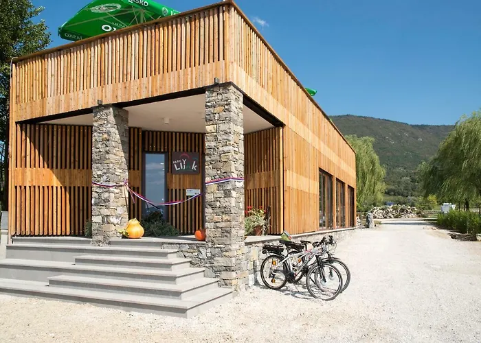 营地 Mobilehouse & Lijak Sempas